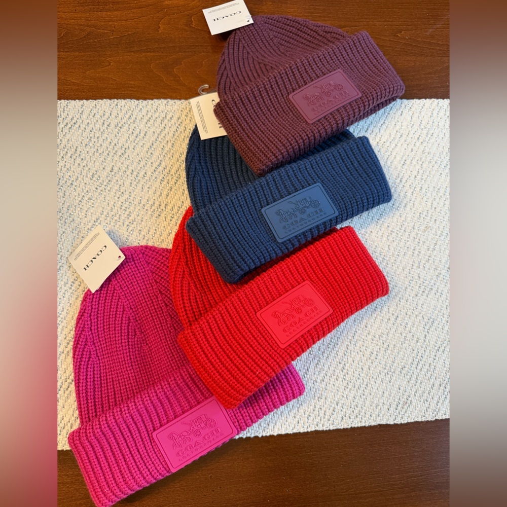 NWT 🩷 Coach Patch Knit Beanie in Hot Pink - Picture 7 of 7